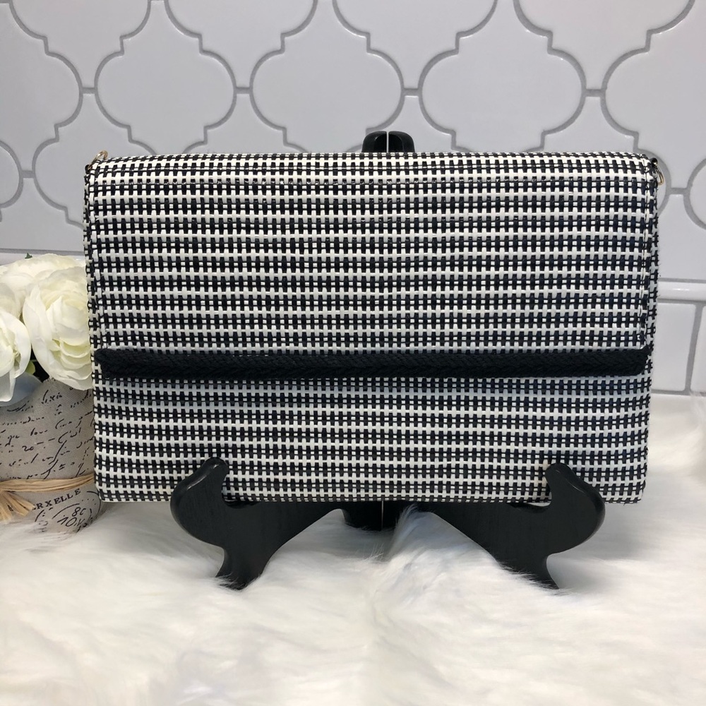 STELLA & DOT - CLUTCH 🖤